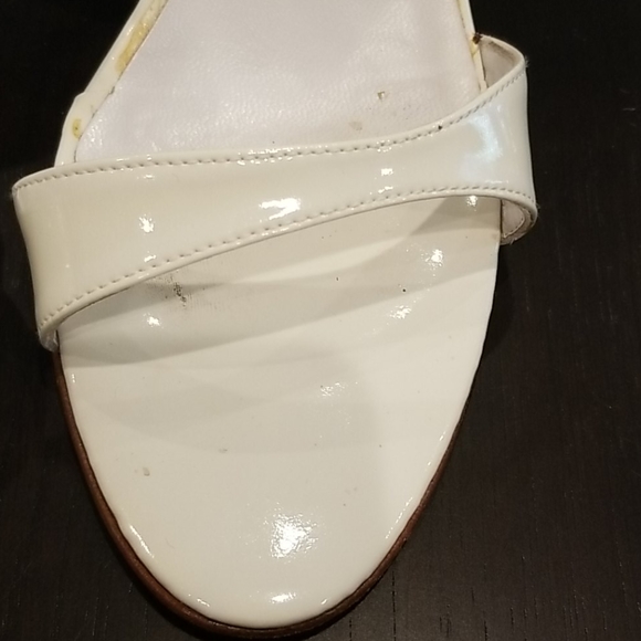 Bebe, womans size 7.5m white heel - Picture 10 of 16